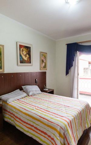 Casa à venda com 480m², 3 quartos e 3 vagas Casa à venda com 480m², 3 quartos e 3 vagasSuíte