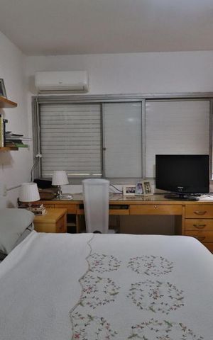 Apartamento à venda com 227m², 4 quartos e 2 vagasQuarto