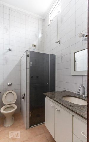 Casa para alugar com 120m², 3 quartos e sem vagaBanheiro