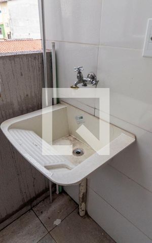 Apartamento para alugar com 42m², 2 quartos e sem vaga Apartamento para alugar com 42m², 2 quartos e sem vagaÁrea de Serviço