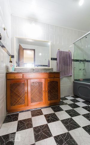 Casa à venda com 510m², 10 quartos e 6 vagas Casa à venda com 510m², 10 quartos e 6 vagasBanheiro da Suíte