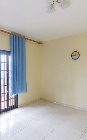 Casa à venda com 510m², 10 quartos e 6 vagas Casa à venda com 510m², 10 quartos e 6 vagasQuarto
