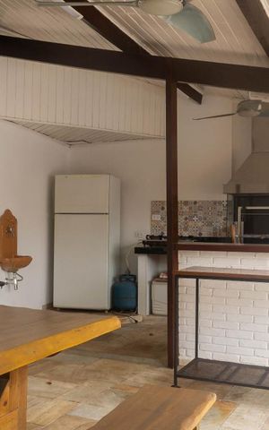 Casa à venda com 247m², 3 quartos e 4 vagas Casa à venda com 247m², 3 quartos e 4 vagasChurrasqueira
