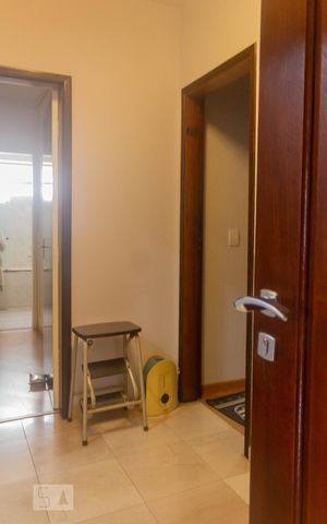 Casa à venda com 247m², 3 quartos e 4 vagas Casa à venda com 247m², 3 quartos e 4 vagasEntrequarto