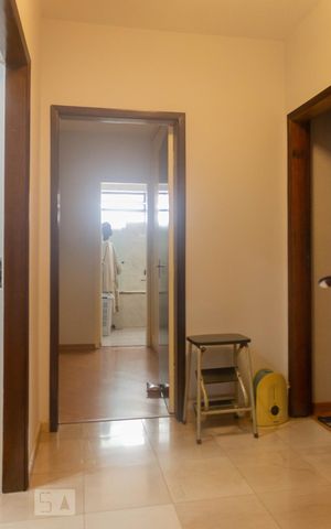 Casa à venda com 247m², 3 quartos e 4 vagas Casa à venda com 247m², 3 quartos e 4 vagasEntrequarto