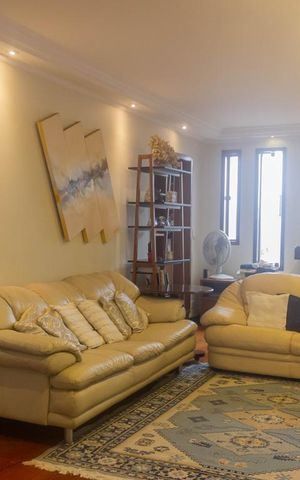 Casa à venda com 247m², 3 quartos e 4 vagas Casa à venda com 247m², 3 quartos e 4 vagasSala de Estar