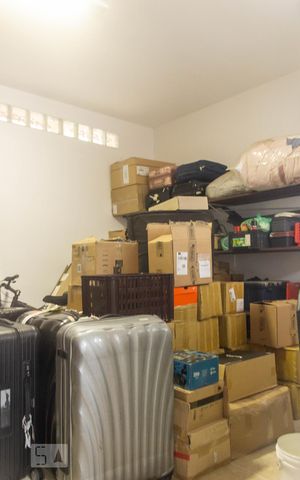 Casa à venda com 247m², 3 quartos e 4 vagas Casa à venda com 247m², 3 quartos e 4 vagasQuarto Garagem