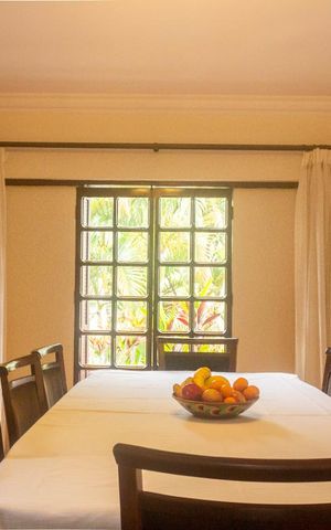 Casa à venda com 247m², 3 quartos e 4 vagas Casa à venda com 247m², 3 quartos e 4 vagasSala de Jantar