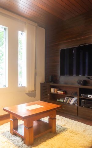 Casa à venda com 247m², 3 quartos e 4 vagas Casa à venda com 247m², 3 quartos e 4 vagasSala de TV