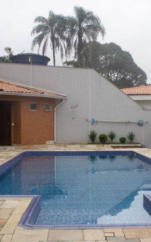 Casa à venda com 247m², 3 quartos e 4 vagas Casa à venda com 247m², 3 quartos e 4 vagasPiscina
