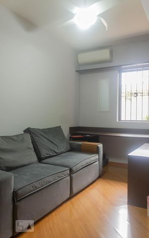 Casa à venda com 247m², 3 quartos e 4 vagas Casa à venda com 247m², 3 quartos e 4 vagasSuíte 3