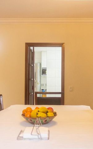 Casa à venda com 247m², 3 quartos e 4 vagas Casa à venda com 247m², 3 quartos e 4 vagasSala de Jantar