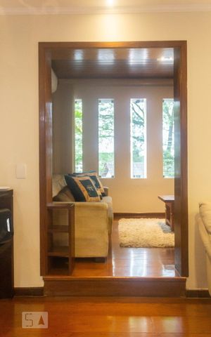Casa à venda com 247m², 3 quartos e 4 vagas Casa à venda com 247m², 3 quartos e 4 vagasSala de TV