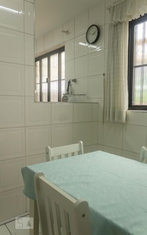 Casa à venda com 247m², 3 quartos e 4 vagas Casa à venda com 247m², 3 quartos e 4 vagasCopa