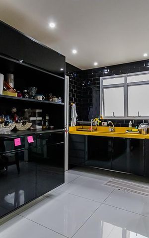 Apartamento à venda com 130m², 3 quartos e 2 vagas Apartamento à venda com 130m², 3 quartos e 2 vagasCozinha