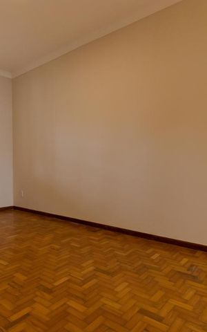 Casa à venda com 200m², 3 quartos e 2 vagasSalas