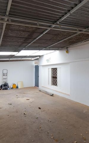 Casa à venda com 200m², 3 quartos e 2 vagasGaragem