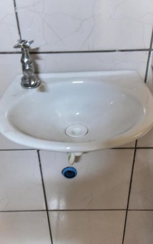 Casa à venda com 220m², 5 quartos e 3 vagas Casa à venda com 220m², 5 quartos e 3 vagasBanheiro de Serviço