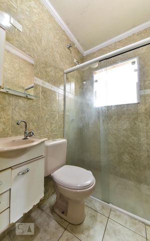 Casa à venda com 220m², 5 quartos e 3 vagas Casa à venda com 220m², 5 quartos e 3 vagasBanheiro Social