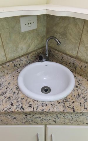 Casa à venda com 220m², 5 quartos e 3 vagas Casa à venda com 220m², 5 quartos e 3 vagasBanheiro da Suíte 2