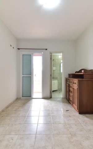 Casa à venda com 220m², 5 quartos e 3 vagas Casa à venda com 220m², 5 quartos e 3 vagasSuíte 1
