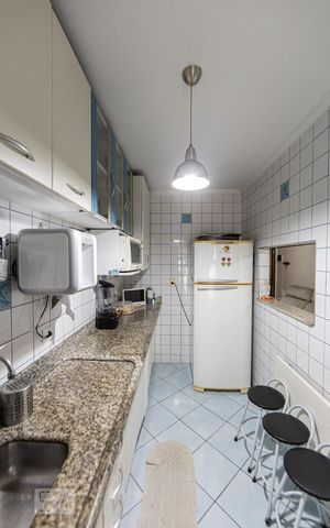 Casa à venda com 280m², 5 quartos e 2 vagas Casa à venda com 280m², 5 quartos e 2 vagasCozinha