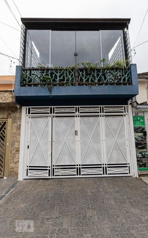 Casa à venda com 280m², 5 quartos e 2 vagas Casa à venda com 280m², 5 quartos e 2 vagasFachada