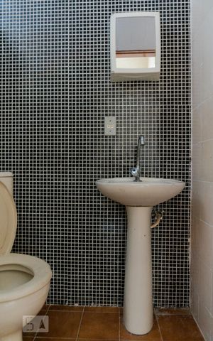 Apartamento à venda com 50m², 2 quartos e 1 vaga Apartamento à venda com 50m², 2 quartos e 1 vagaBanheiro