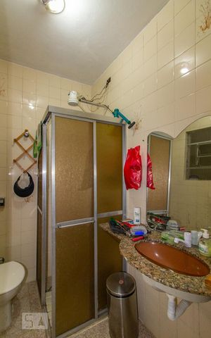 Casa à venda com 380m², 3 quartos e 5 vagas Casa à venda com 380m², 3 quartos e 5 vagasBanheiro