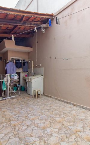 Casa à venda com 380m², 3 quartos e 5 vagas Casa à venda com 380m², 3 quartos e 5 vagasQuintal