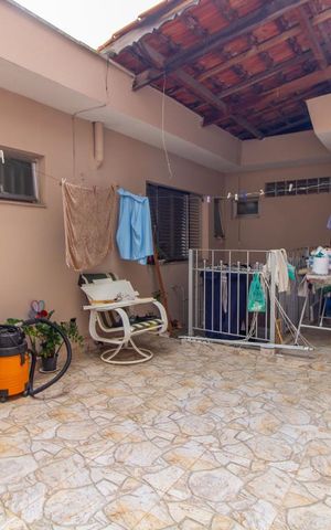 Casa à venda com 380m², 3 quartos e 5 vagas Casa à venda com 380m², 3 quartos e 5 vagasQuintal