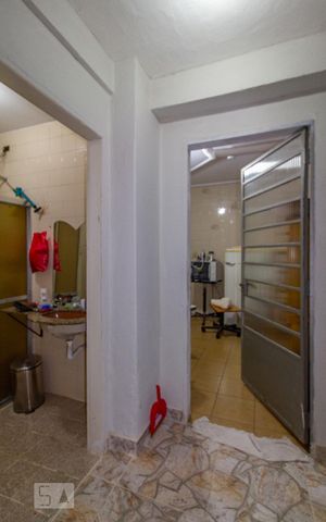 Casa à venda com 380m², 3 quartos e 5 vagas Casa à venda com 380m², 3 quartos e 5 vagasEdícula