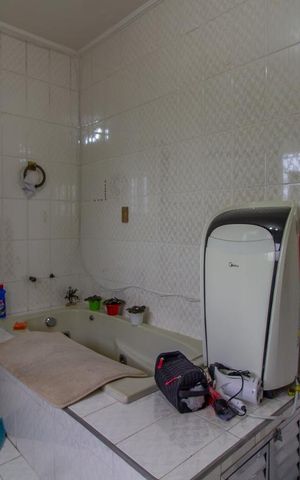 Casa à venda com 380m², 3 quartos e 5 vagas Casa à venda com 380m², 3 quartos e 5 vagasBanheiro Quarto 3 - Suíte