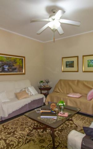 Casa à venda com 380m², 3 quartos e 5 vagas Casa à venda com 380m², 3 quartos e 5 vagasSala