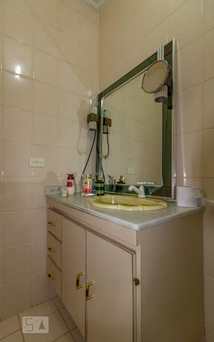 Casa à venda com 380m², 3 quartos e 5 vagas Casa à venda com 380m², 3 quartos e 5 vagasBanheiro Quarto 2 - Suíte