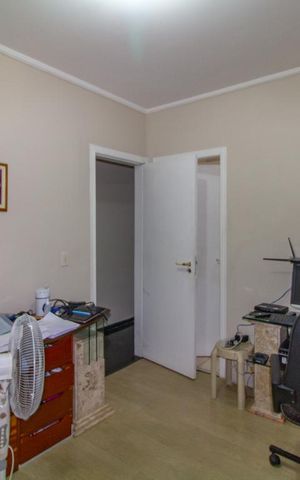 Casa à venda com 380m², 3 quartos e 5 vagas Casa à venda com 380m², 3 quartos e 5 vagasQuarto 2 - Suíte