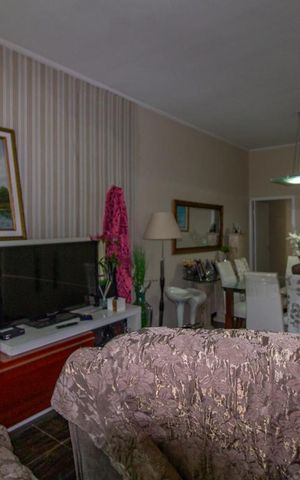Casa à venda com 380m², 3 quartos e 5 vagas Casa à venda com 380m², 3 quartos e 5 vagasSala