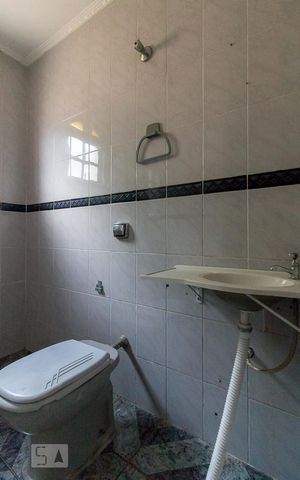 Casa à venda com 254m², 3 quartos e 2 vagasBanheiro social