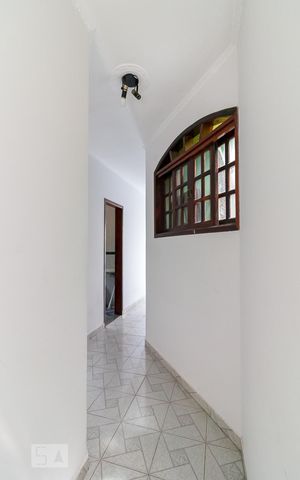 Casa à venda com 254m², 3 quartos e 2 vagasCorredor