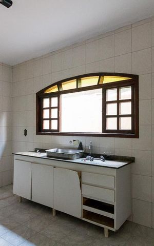 Casa à venda com 254m², 3 quartos e 2 vagasCozinha