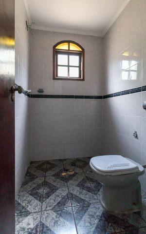 Casa à venda com 254m², 3 quartos e 2 vagasBanheiro social