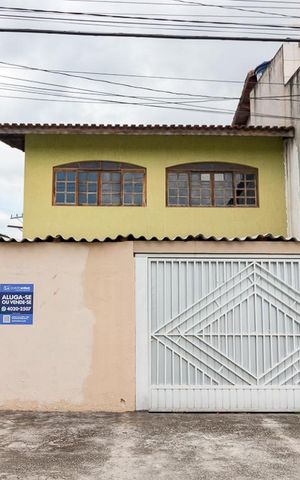 Casa à venda com 254m², 3 quartos e 2 vagasFachada da casa