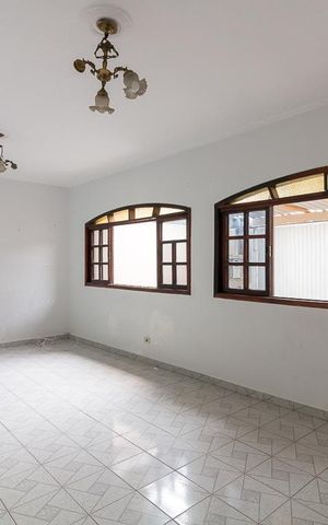 Casa à venda com 254m², 3 quartos e 2 vagasSala