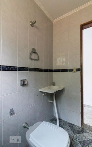 Casa à venda com 254m², 3 quartos e 2 vagasBanheiro social