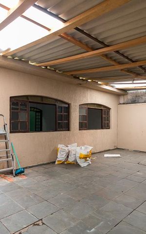 Casa à venda com 254m², 3 quartos e 2 vagasGaragem e quintal