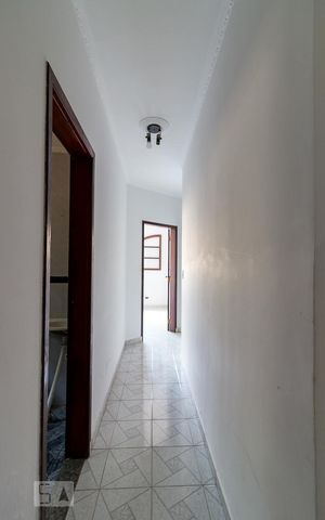Casa à venda com 254m², 3 quartos e 2 vagasCorredor