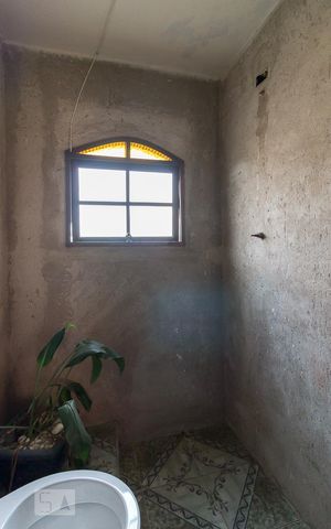 Casa à venda com 254m², 3 quartos e 2 vagasÁrea superior inacabada - banheiro