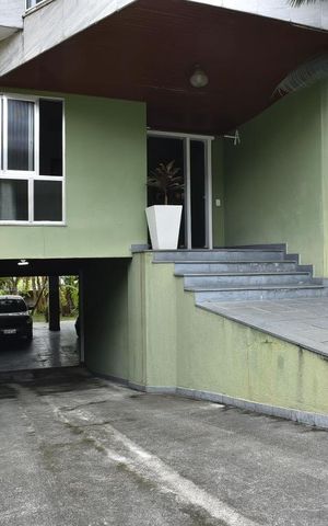 Casa de condomínio à venda com 450m², 4 quartos e 6 vagasGaragem