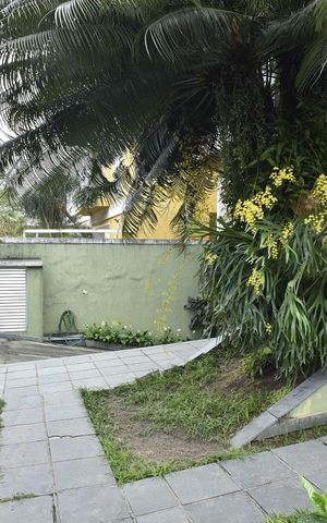 Casa de condomínio à venda com 450m², 4 quartos e 6 vagasFrente da Casa