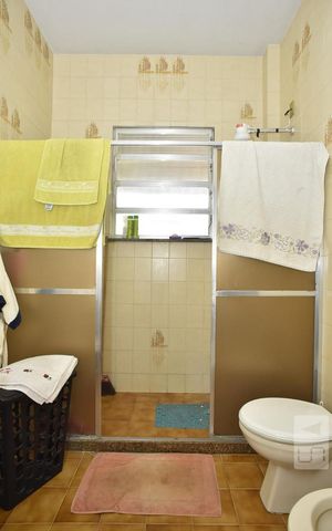 Casa de condomínio à venda com 450m², 4 quartos e 6 vagasBanheiro da Suíte 2